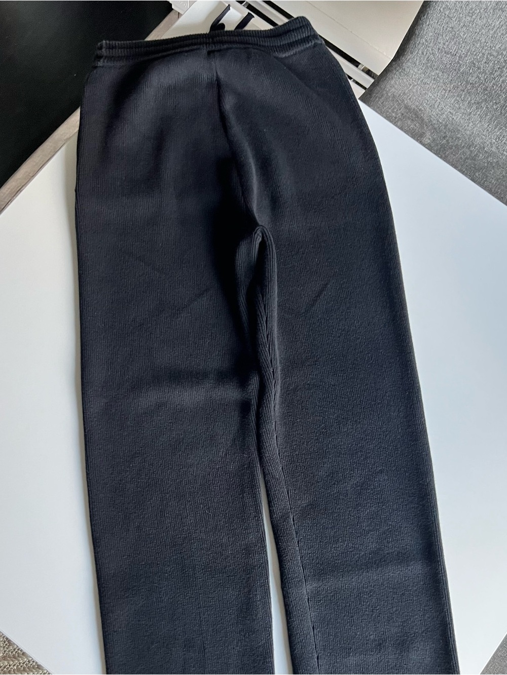 Alo Scholar Sweatpant - Picture 6 of 9